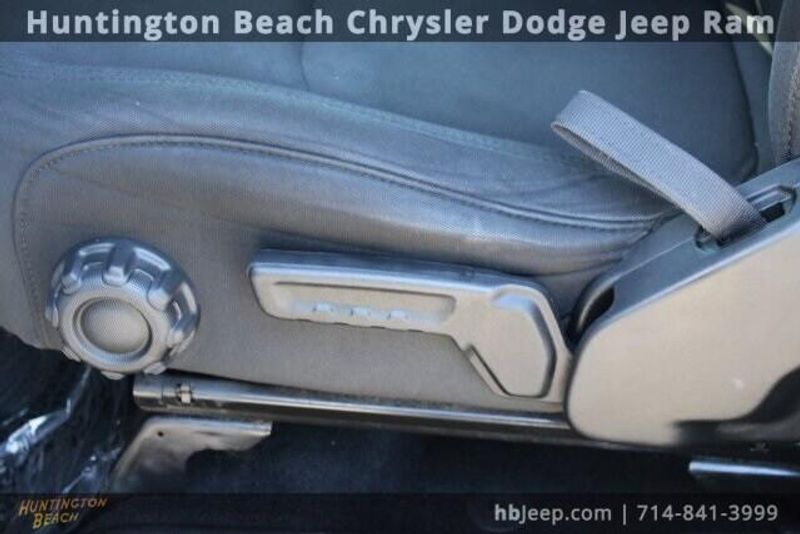 2020 Jeep Wrangler Unlimited SaharaImage 32