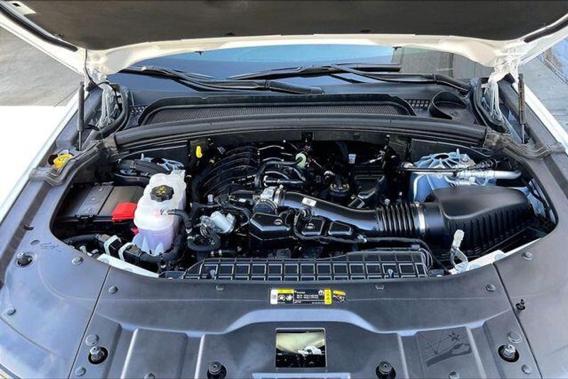Used 2025 Jeep Grand Cherokee Laredo XImage 9