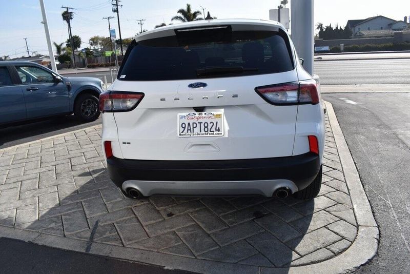 2022 Ford Escape SEImage 6