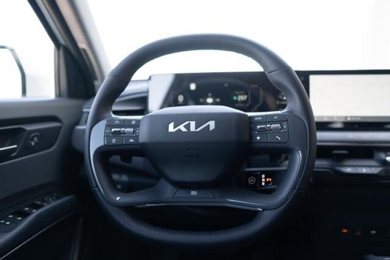 New 2026 Kia EV9 Light Long RangeImage 18
