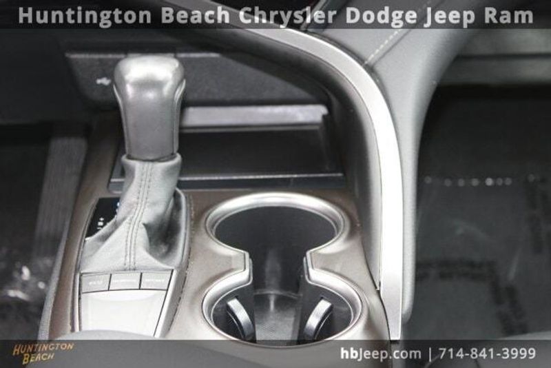 2023 Toyota Camry SEImage 15