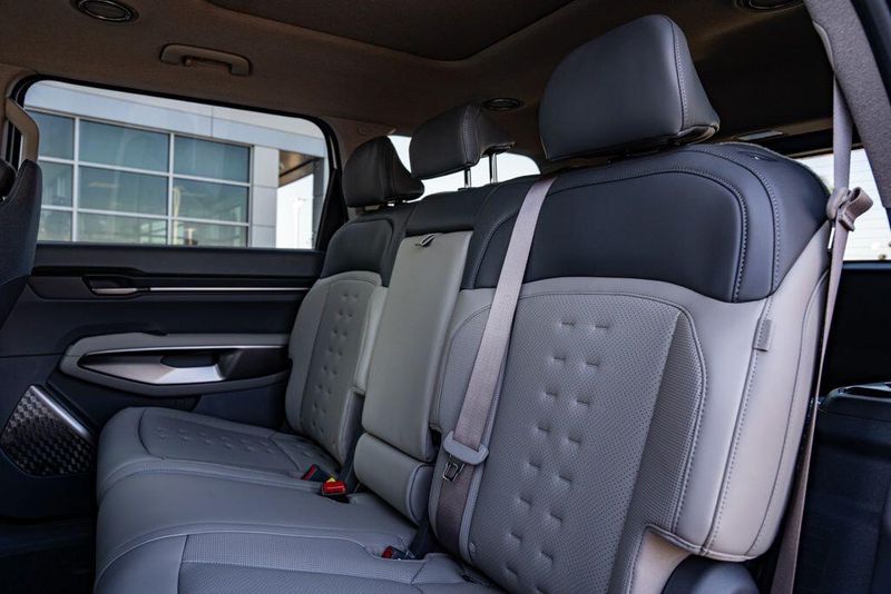 New 2026 Kia EV9 WindImage 15