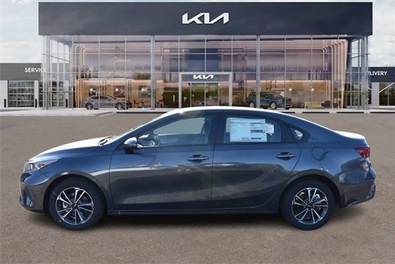 2024 Kia Forte LXSImage 7