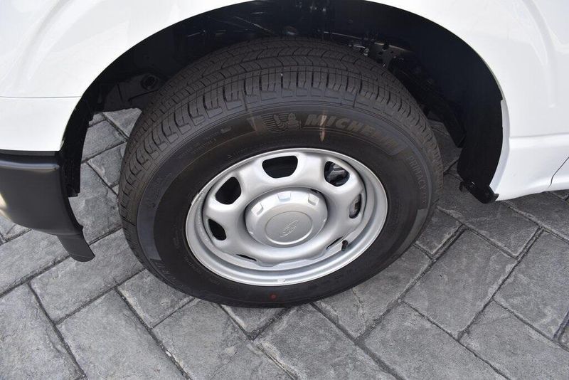 New 2025 Ford F-150 XLImage 4