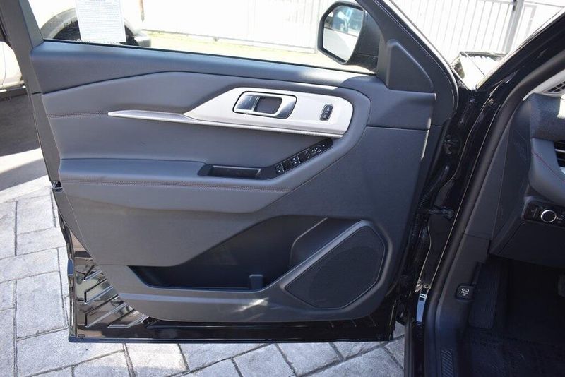 New 2025 Ford Explorer ActiveImage 14