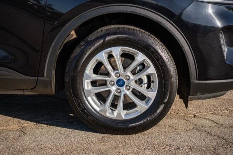 Used 2022 Ford Escape SEImage 9