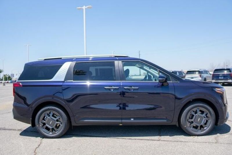 New 2026 Kia Carnival Hybrid EXImage 8