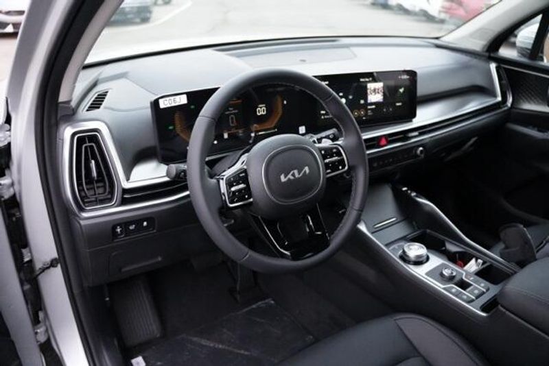 New 2025 Kia Sorento Hybrid EXImage 9