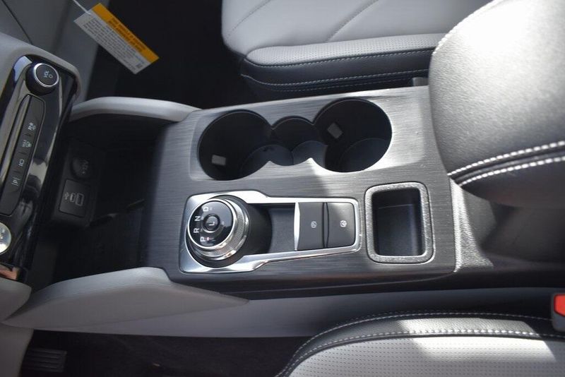 2025 Ford Escape Plug-In Hybrid BaseImage 19