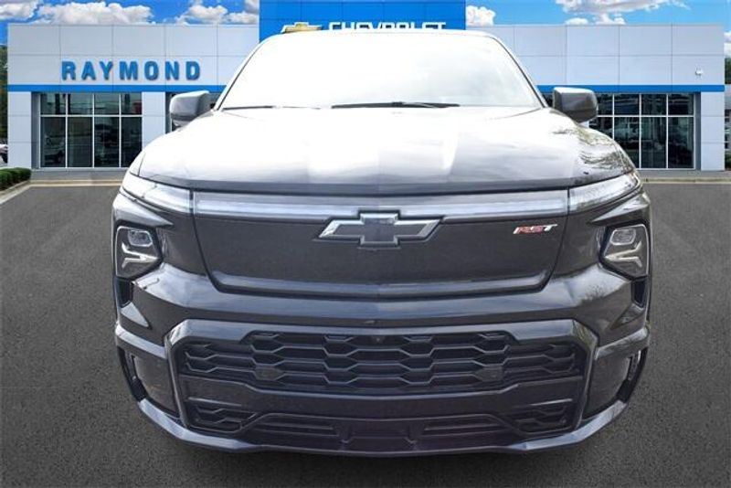 2024 Chevrolet Silverado EV RSTImage 8