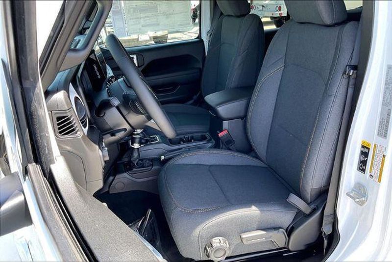 New 2026 Jeep Wrangler 4-door Sport SImage 8