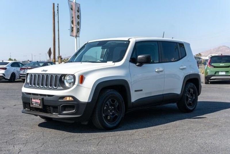 Used 2018 Jeep Renegade SportImage 3