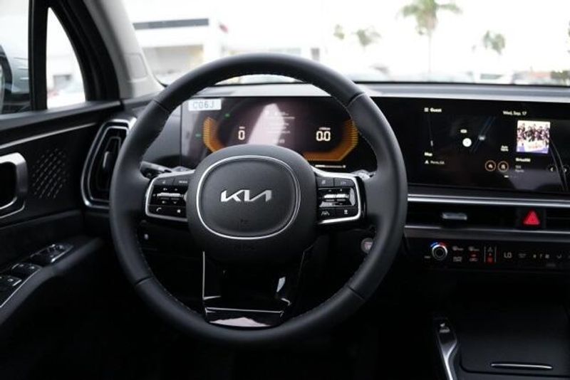 New 2025 Kia Sorento Hybrid EXImage 15