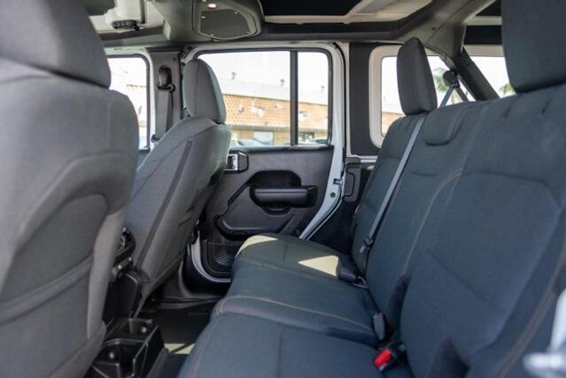 Used 2025 Jeep Wrangler Sport SImage 12