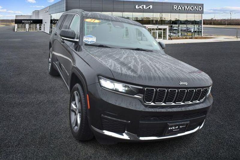 Used 2021 Jeep Grand-Cherokee-L LimitedImage 9