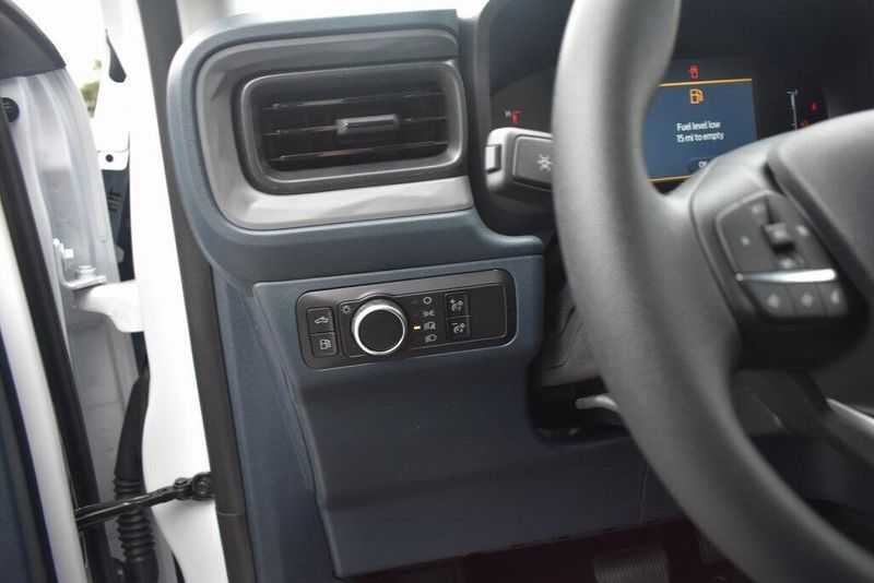 New 2025 Ford Maverick XLImage 14