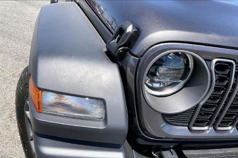 New 2026 Jeep Wrangler 4-door Sport SImage 11