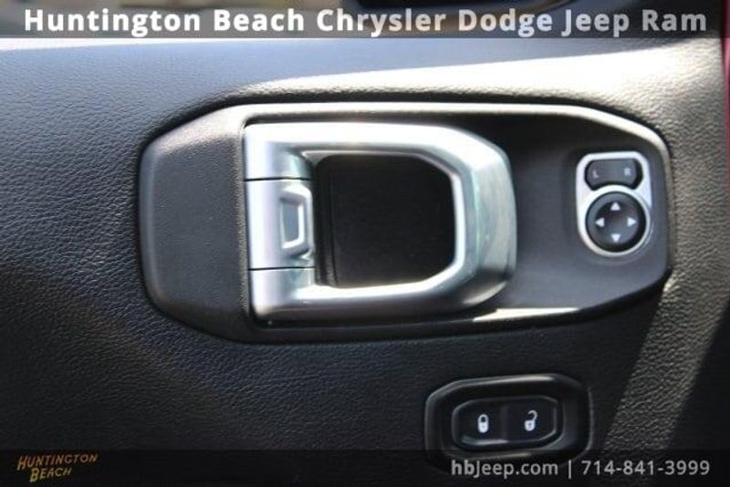 2021 Jeep Wrangler Unlimited SaharaImage 11