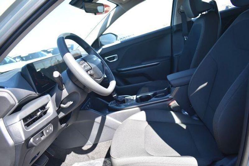 New 2026 Kia K4 LXSImage 19