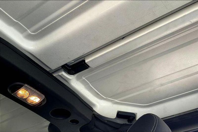 Used 2018 Jeep Wrangler JK SaharaImage 28