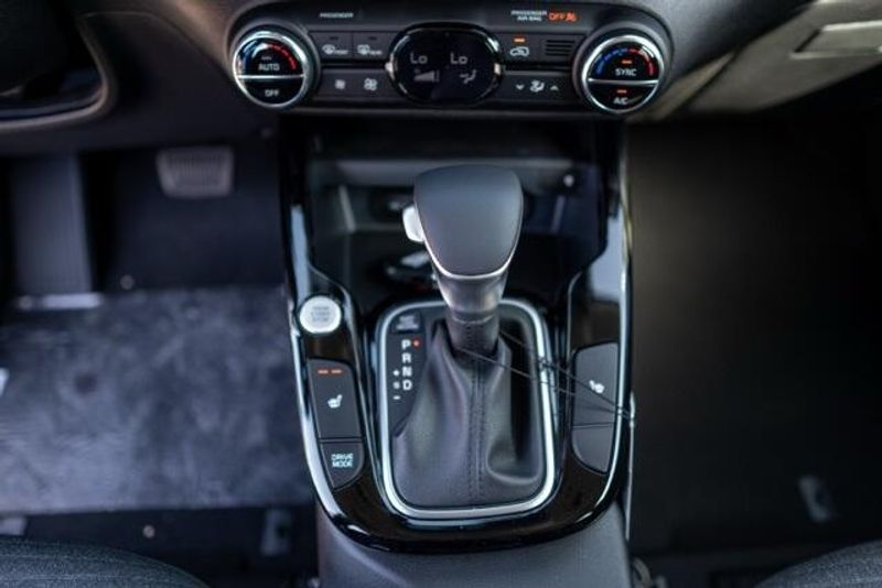 2025 Kia Soul LXImage 15