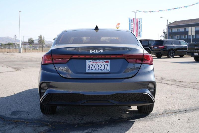 Used 2022 Kia Forte LXSImage 6