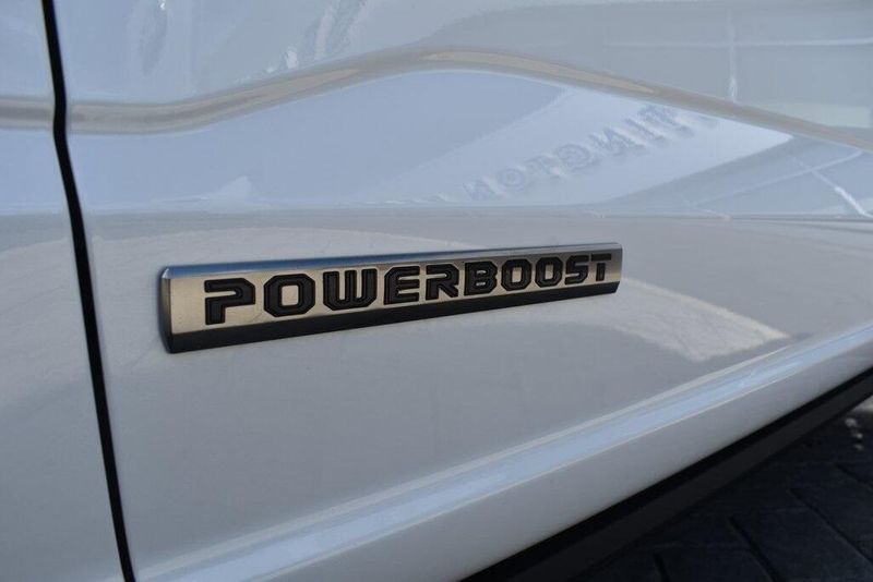 New 2025 Ford F-150 PlatinumImage 6