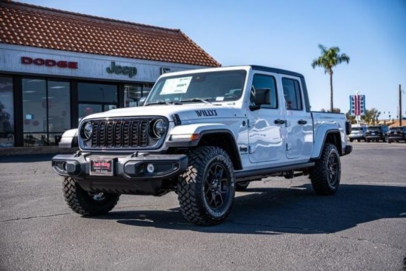 New 2025 Jeep Gladiator WillysImage 3