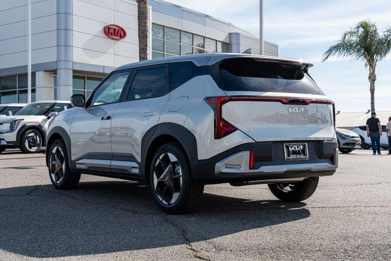 New 2027 Kia Seltos EXImage 5