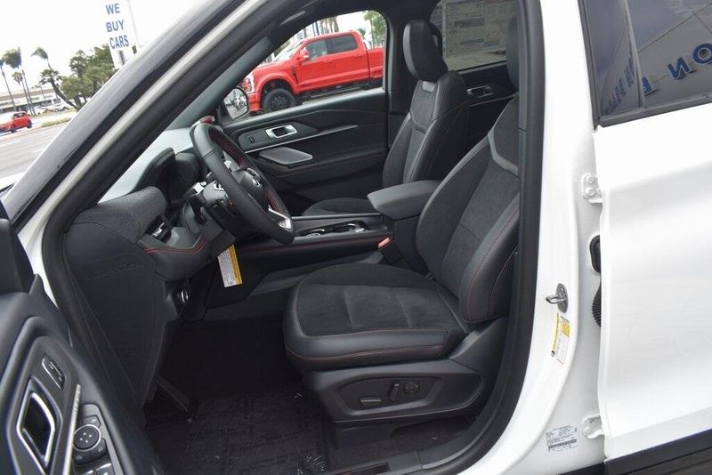 New 2025 Ford Explorer STImage 17