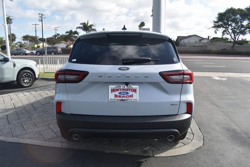 New 2025 Ford Escape ST-LineImage 9