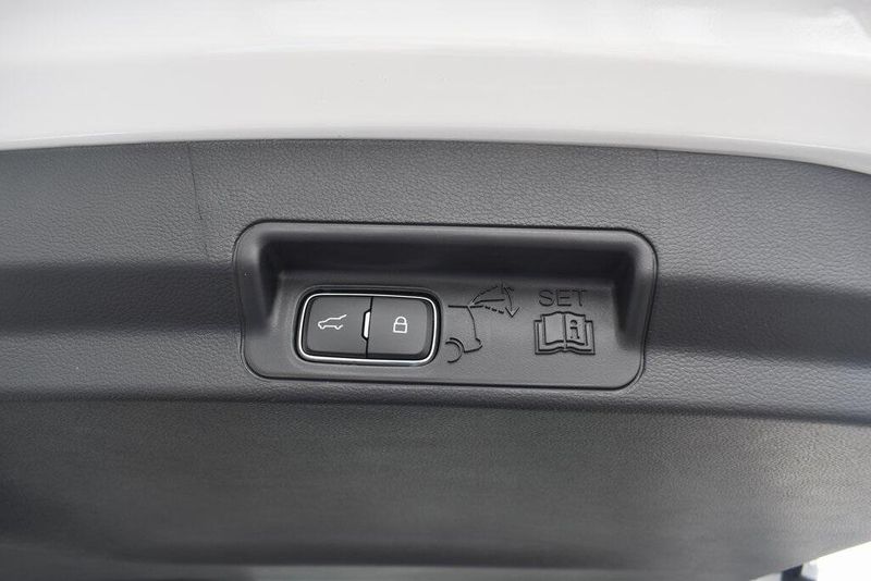 New 2025 Ford Explorer ActiveImage 6