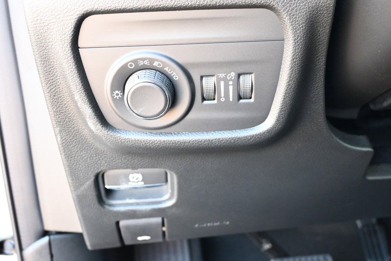 2025 Jeep Grand Cherokee L Altitude XImage 21