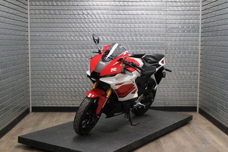 NEW 2026 YAMAHA YZFR3 ABS 70TH ANNIVERSARY EDITION Image 7