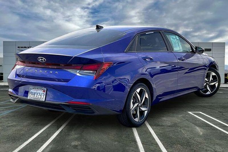 Used 2023 Hyundai Elantra SELImage 13