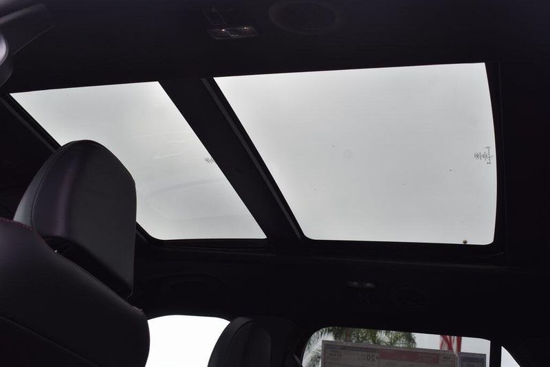 New 2025 Ford Explorer STImage 13