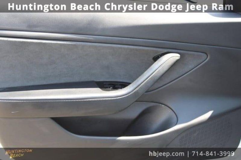 2018 Tesla Model 3 Long RangeImage 8