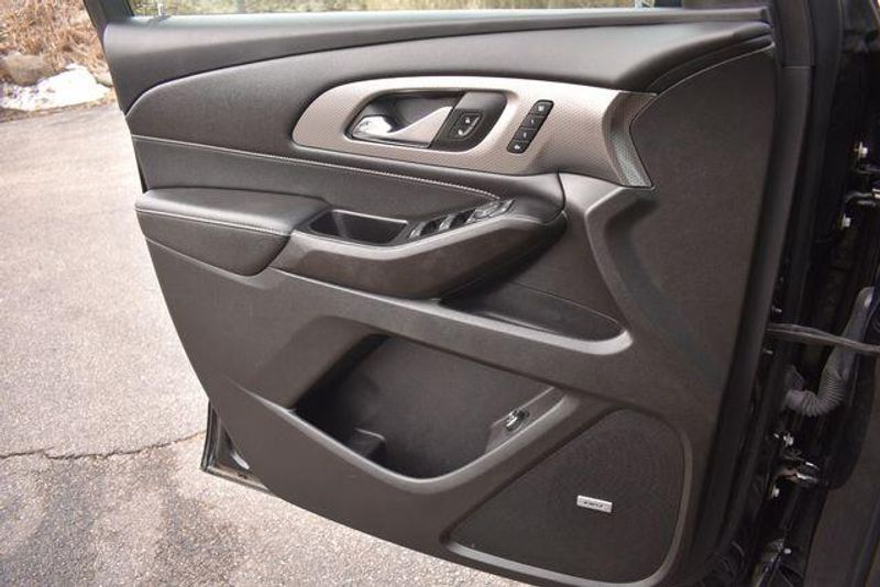 Used 2023 Chevrolet Traverse PremierImage 41