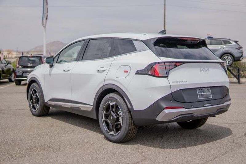 2026 Kia Sportage EXImage 5
