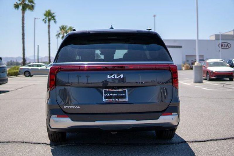 New 2026 Kia Carnival SXImage 6