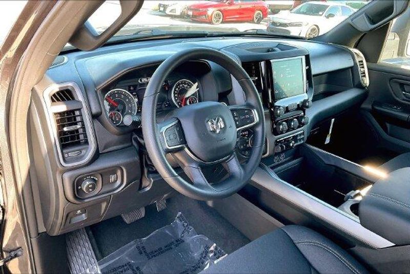 New 2027 RAM 1500 Express Crew Cab 4x4 5