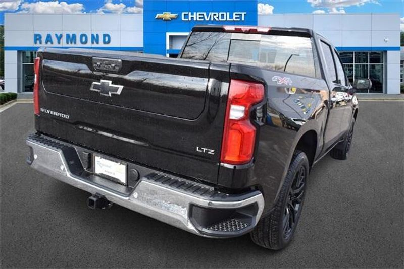2025 Chevrolet Silverado 1500 LTZImage 3
