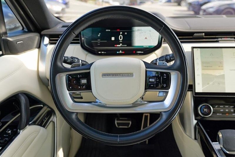 2023 Land Rover Range Rover SE photo 36
