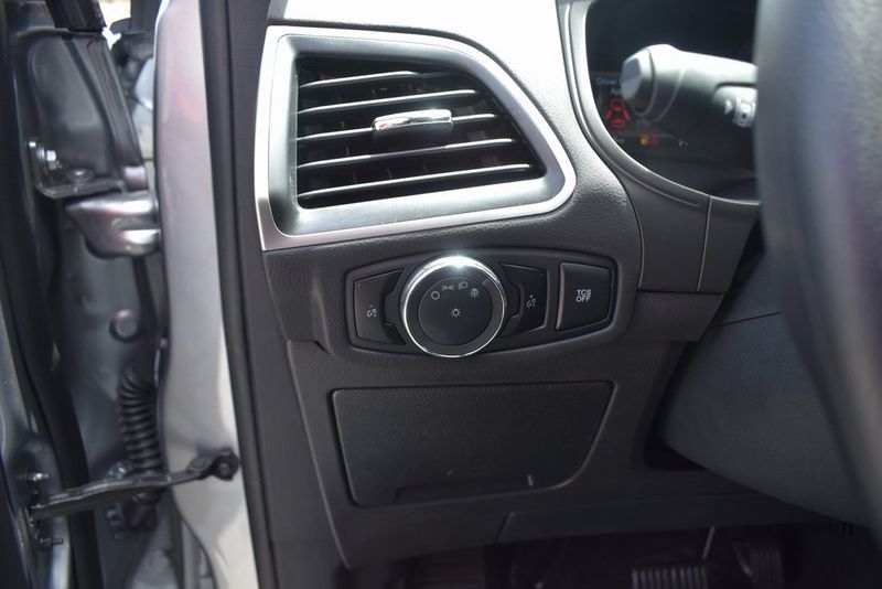 2024 Ford Edge SEImage 16