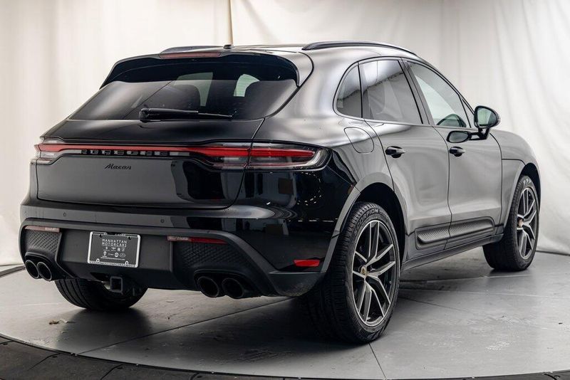 2023 Porsche Macan TImage 5