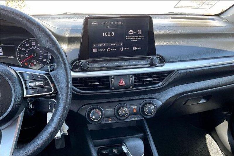 Used 2023 Kia Forte LXSImage 5