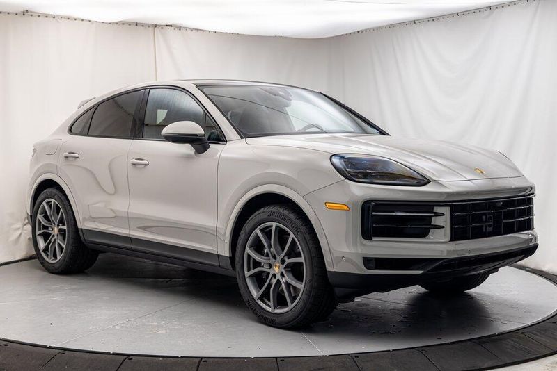 2024 Porsche Cayenne BaseImage 7