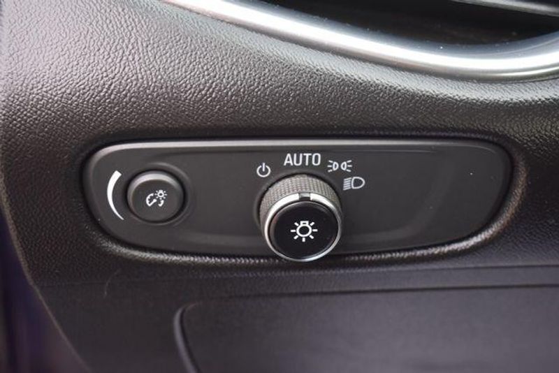 Used 2018 Chevrolet Malibu LTImage 23