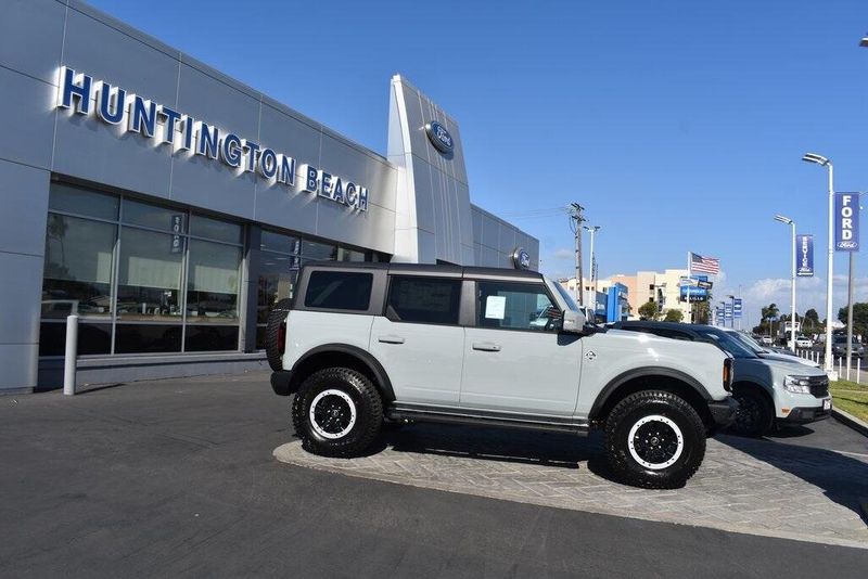 2024 Ford Bronco Outer BanksImage 3