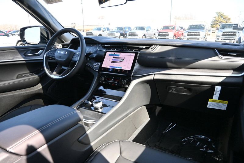 2025 Jeep Grand Cherokee L LimitedImage 16